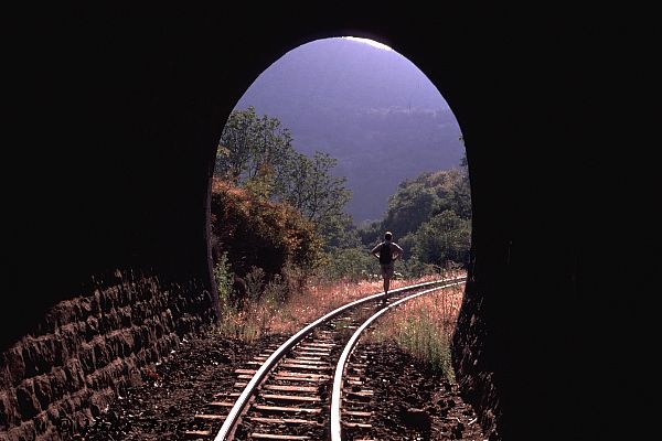 0821dolemie-tunnel.jpg