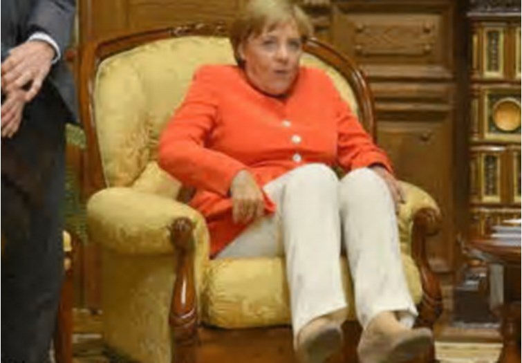 merkel_stuhl_th.jpg