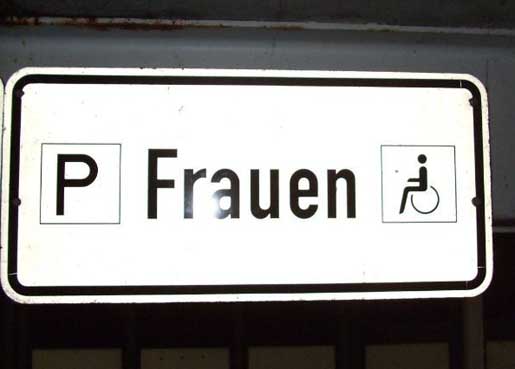 frauen_park.jpg