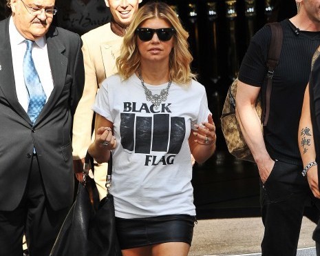 black-flag-fergie-black-eyed-peas-liverpool.jpg